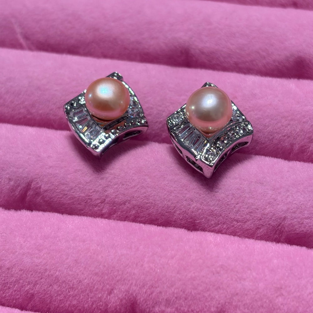 Vintage 1950's silver tone cultured pink pearl earrings